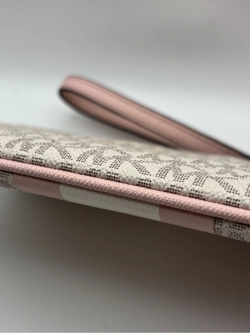 Michael Kors Beige & Pink Signature Stripe Wristlet